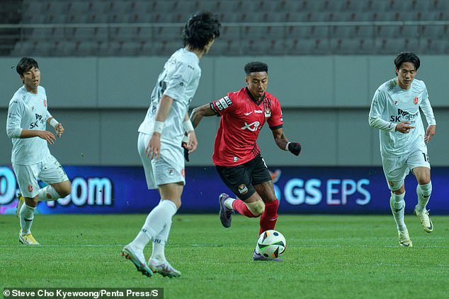 Lingard has been a substitute in all three of FC Seoul's matches so far this new season.