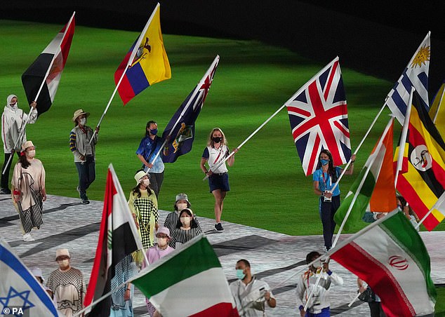 At the Tokyo 2020 Olympics Closing Ceremony, Kenny was a five-time Olympic gold medalist, giving her the rightful duty of carrying the Team GB flag for the Closing Ceremony.