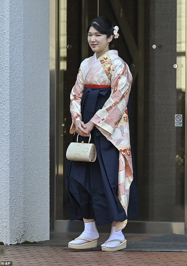 The 22-year-old, who had been studying Japanese language and literature for four years, wore traditional Japanese split-toe shoes called Tabi, which are an important part of Japanese fashion and history.