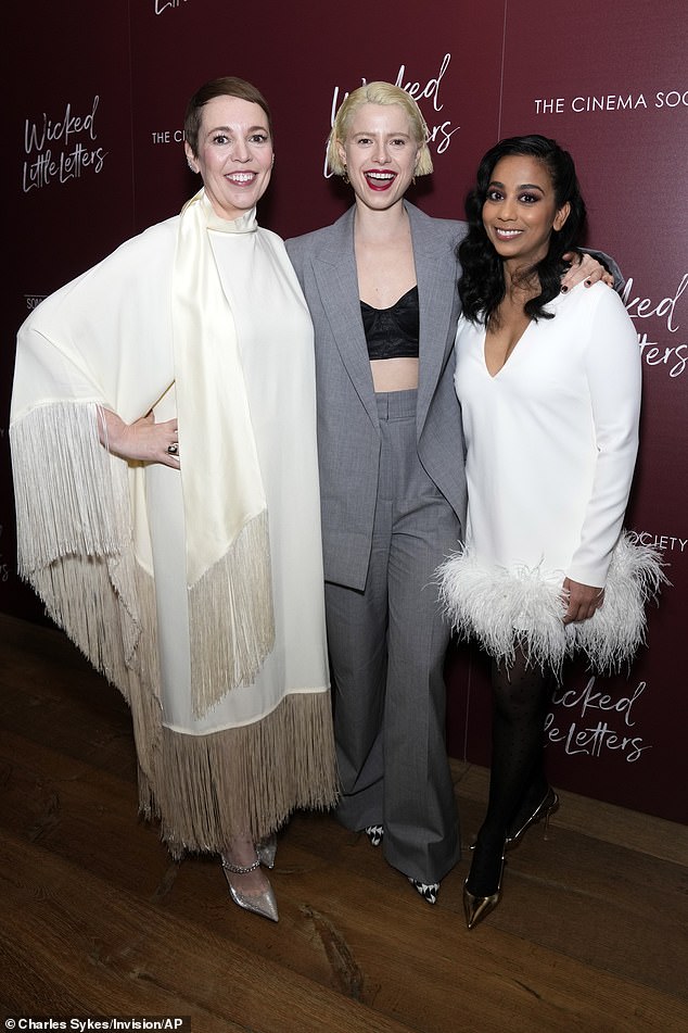 She also posed with a few of her co-stars such as Jessie Buckley and Anjana Vasan on the red carpet.