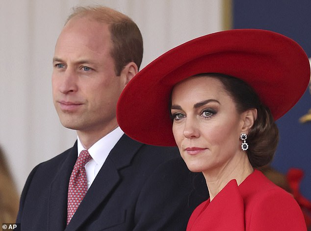 Prince William, left, and Princess Kate attend a welcoming ceremony for the President and First Lady of the Republic of Korea.