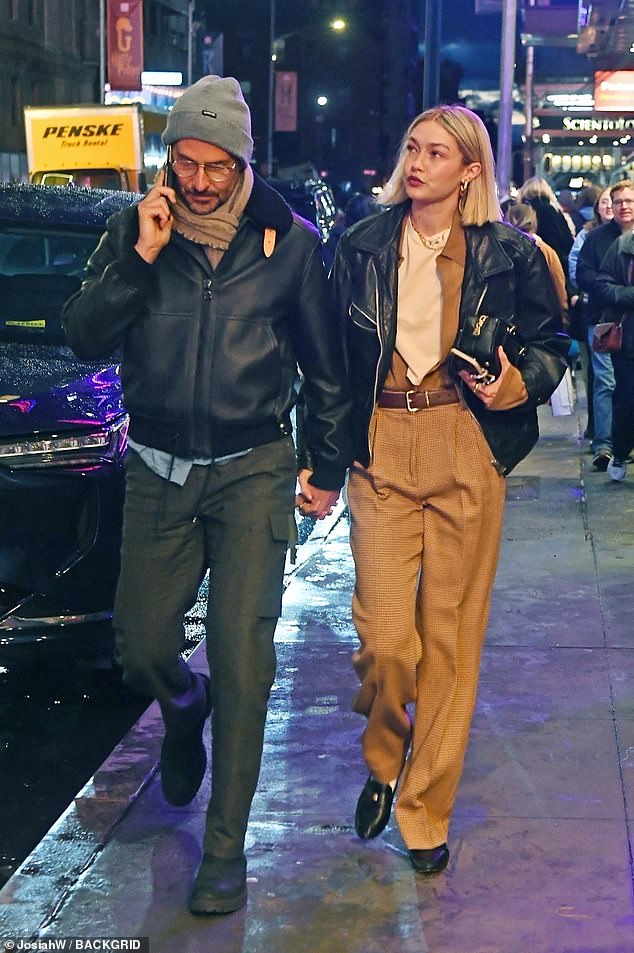 It was their second date night in a row, as the night before they were seen having dinner at the Italian restaurant Cucina Alba in the heart of the Big Apple.