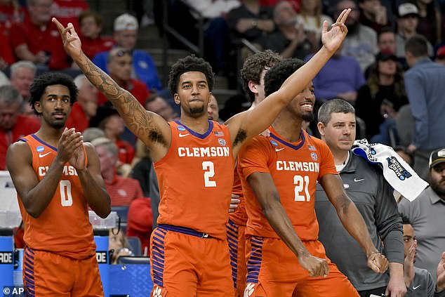 Sixth-seeded Clemson completed the upset over third-seeded Baylor with a 72-64 victory.
