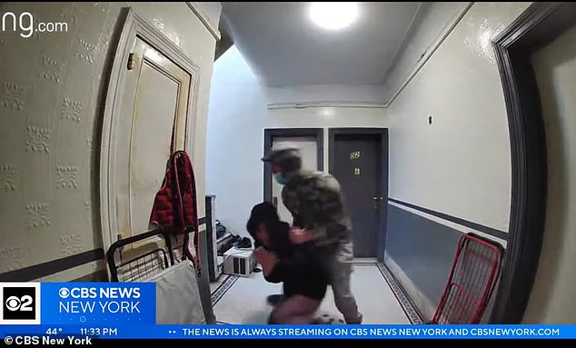 1711395452 675 Terrifying moment NYC teen is attacked by ex boyfriend who waited
