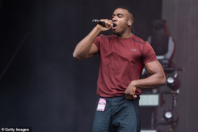 1711396234 638 Fans go WILD as Bugzy Malone appears to take a