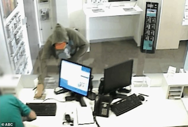 Russell Manser was a notorious bank robber who spent 23 years behind bars. In the photo, CCTV of one of the bank robberies.
