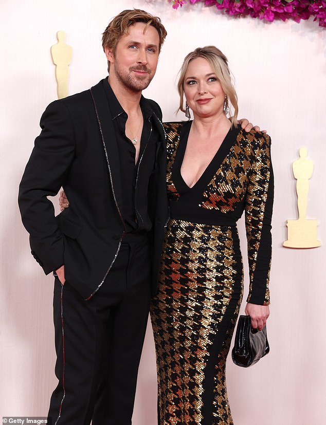 La La Land star Ryan walked the Academy Awards carpet with his sister, Mandi.
