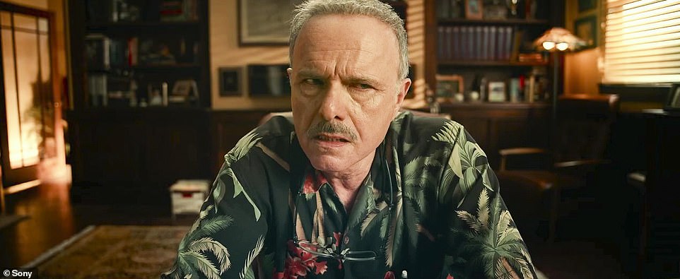 The film shows his boss, Captain Howard (Joe Pantoliano), accused of being a long-time drug dealer.