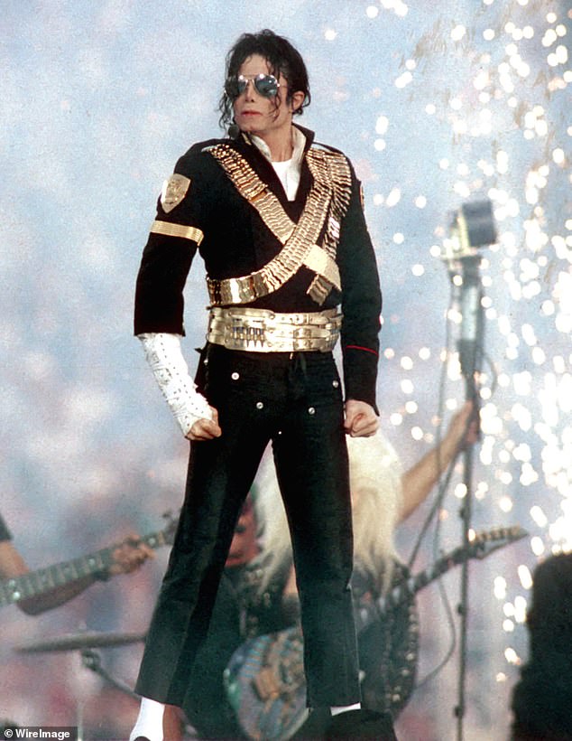 1711511262 551 Michael Jacksons nephew Jaafar Jackson transforms into the late King