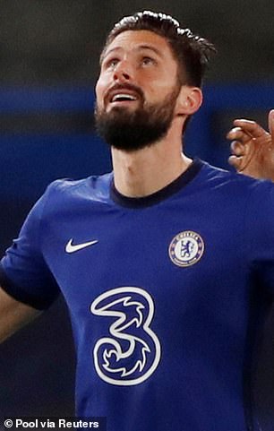 Olivier Giroud playing for Chelsea