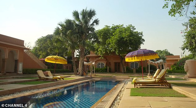 At the Oberoi Rajvilas, some suites come with their own swimming pool (photo: a private swimming pool)