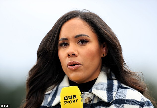 The Football Focus presenter received the Presenter, Commentator or Sports Expert award at the ceremony held at the Grosvenor House Hotel in London.