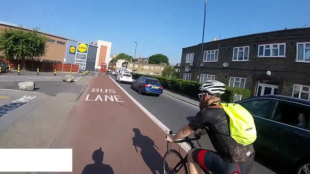 1711641210 983 Cyclists turn on each other in rider on rider road rage footage