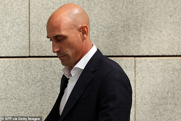 The Spanish prosecutor's office has announced that it is requesting a sentence of two and a half years in prison for Luis Rubiales.