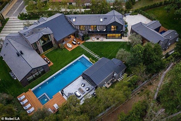 With double-vaulted ceilings and a spacious open layout, the Melbourne-born NBA star's home is a glorious trophy home.