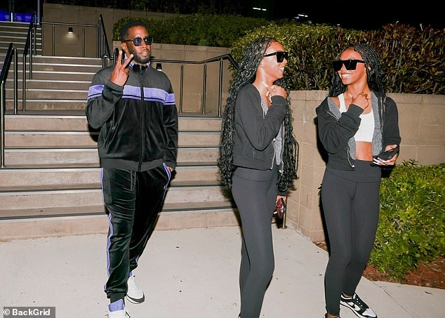 On Thursday night, Diddy came to light while taking his twin daughters to a Miami golf club. She made a peace sign as her daughters smiled at each other.