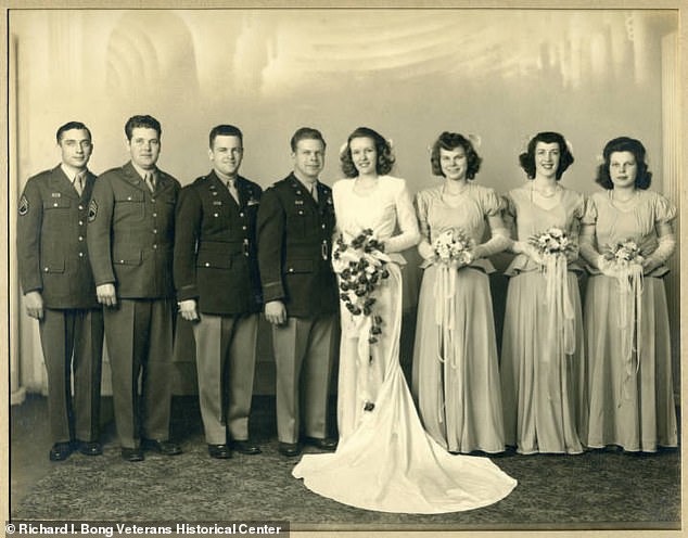 Bong married Vattendahl in front of 1,200 guests and the international press in February 1945.