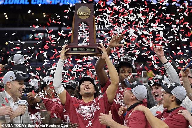 They will face Alabama in the Final Four and beat Clemson 89-82 on Saturday night.