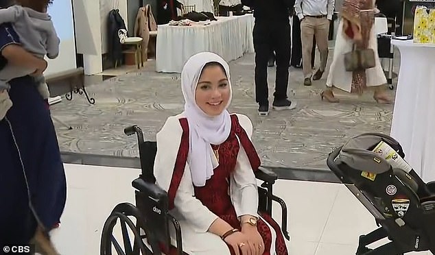 Leyan said at the event that she now wants to be a doctor to help children who have suffered injuries as a result of war.