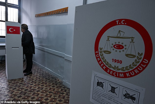 Some 61 million voters elect mayors in Türkiye's 81 provinces