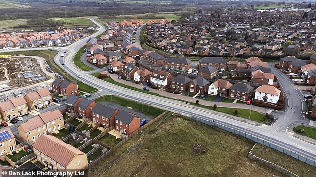 Packages have already been paid to more than 1,000 residents in Wakefield, West Yorkshire.  In the photo: the new constructions with the new road.