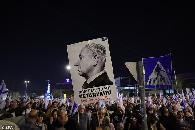1711921779 879 Tens of thousands of Israelis take to the streets in