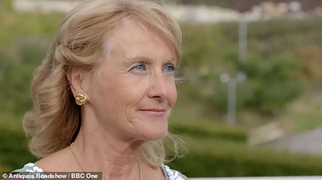 An Antiques Roadshow guest was left speechless after the impressive appraisal of her diamond bracelet and matching ring