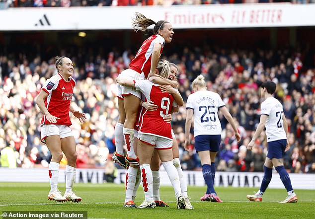Alessia Russo opened the scoring for Arsenal in the first minutes of the second half.