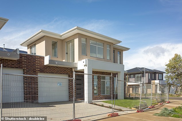 Australian tenants criticize landlord for ridiculous and absurd request to