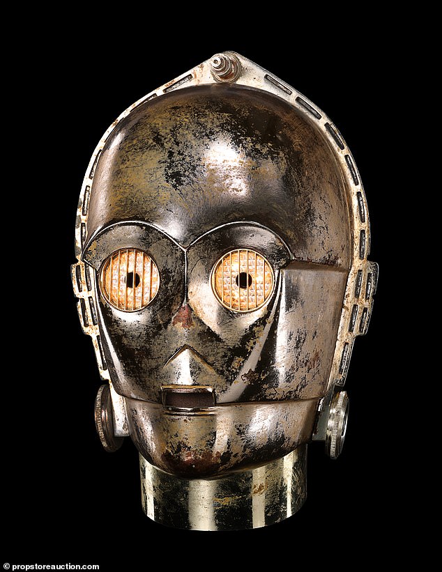 A C-3PO head owned by Anthony Daniels, the actor who played the droid, has sold for $843,750