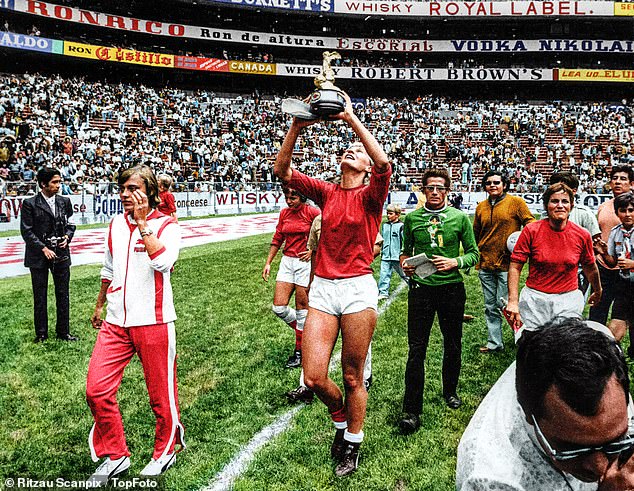 Lis lene Nielsen with the trophy after the final match against Mexico during the Women's World Cup in Mexico 1971