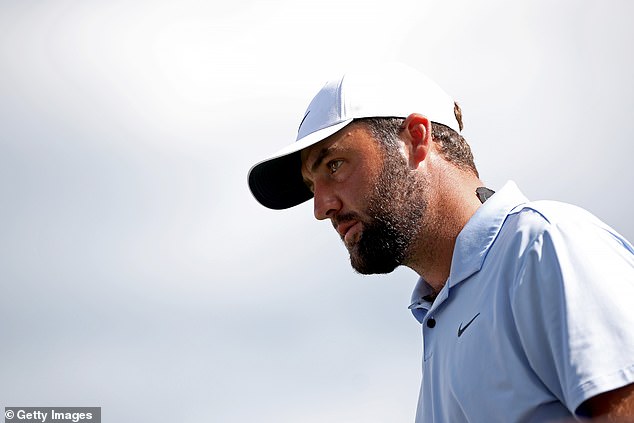 The world number one's neck was bandaged and the injury left him struggling to swing the club on Saturday.
