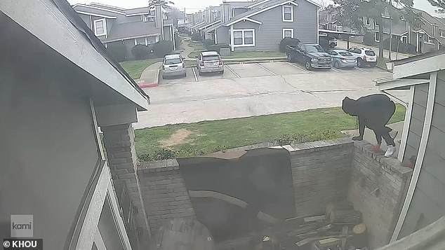 In the videos captured by Evans' home surveillance cameras, two hooded individuals can be seen discreetly crossing a wall as they entered the patio