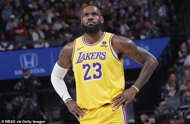 Fans had mixed reactions when Lakers star LeBron James posted videos of him driving at 1 a.m.