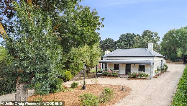 A magnificent country retreat owned by former AFL champion Nathan Thompson has hit the market with a price guide of between $1.55 million and $1.65 million.  Located in Kyneton, Victoria, the vintage property features five bedrooms and three bathrooms.  (In the photo)