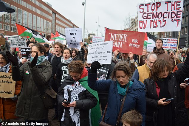 Pro-Palestine activists have organized a huge demonstration outside the National Holocaust Museum in Amsterdam