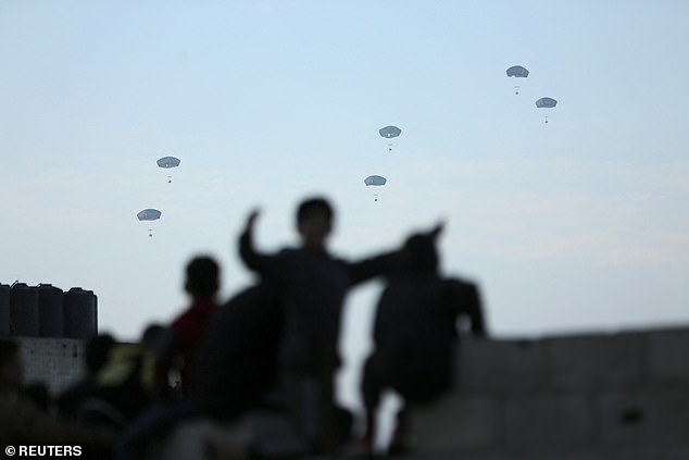 Three Central Air Force planes dropped 66 packages containing around 38,000 meals in Gaza.