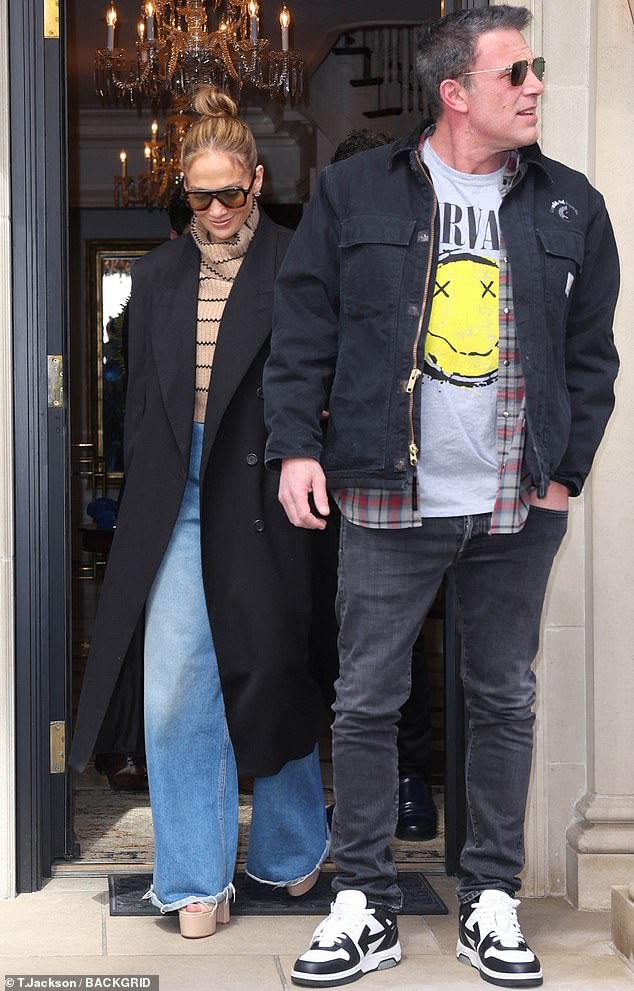 Jennifer Lopez and Ben Affleck beamed with marital bliss when they were spotted house-hunting in New York on Saturday.