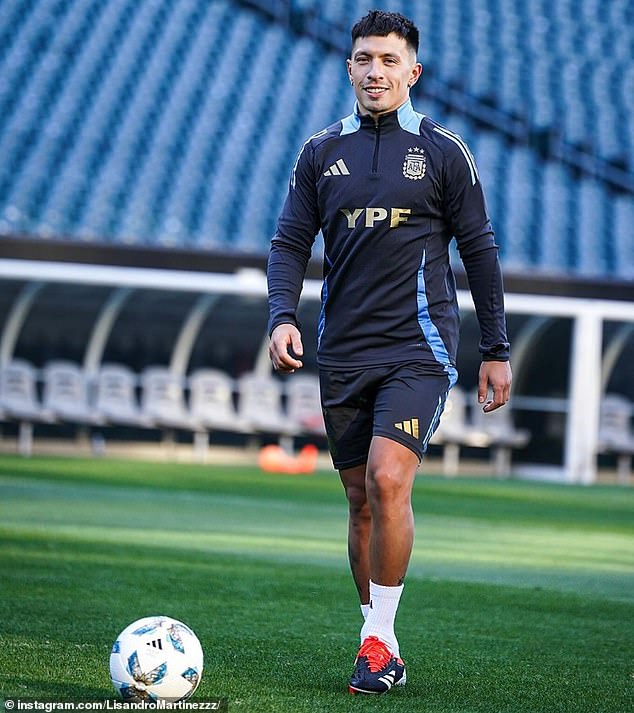 Man United star Lisandro Martinez trained with Argentina in the US this week