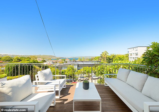 Seervai's most recent sale appears to be an ideal home for renovation. Built around 1926 and known as Avarilla, the beautiful harborside home offers stunning water views of nearby Balmoral.