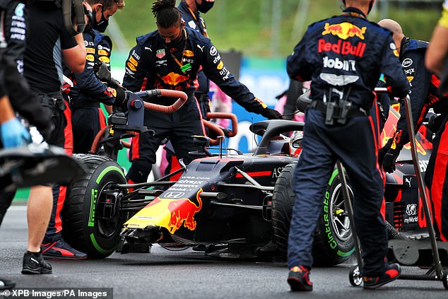 Stevenson helped fix Verstappen's car after he crashed on the formation lap at the 2020 Hungarian Grand Prix before securing a podium finish.