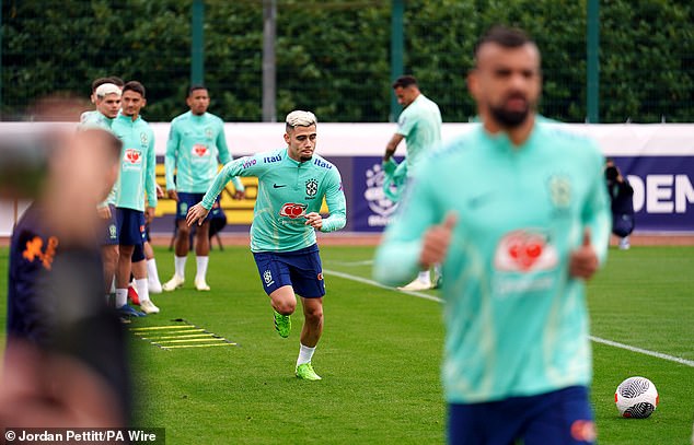 Pereira insists Brazil do not believe there is a big gap with England, even though the Three Lions have a more stable squad.