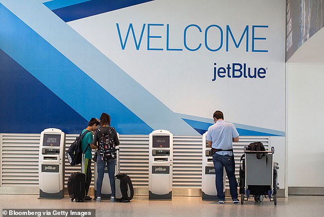 Rabbi and wife sue JetBlue after they were removed from