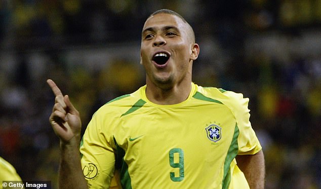 They also talked about Brazilian Ronaldo's feelings towards the Portuguese star.