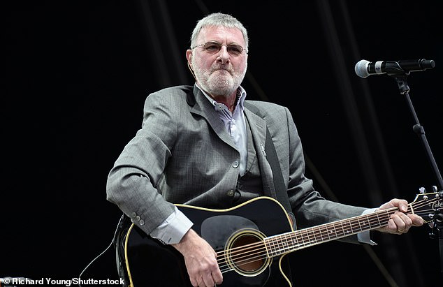 An old clip of Steve Harley discussing the inspiration behind his hit song Make Me Smile has resurfaced following the star's tragic death aged 73 (pictured 2015)