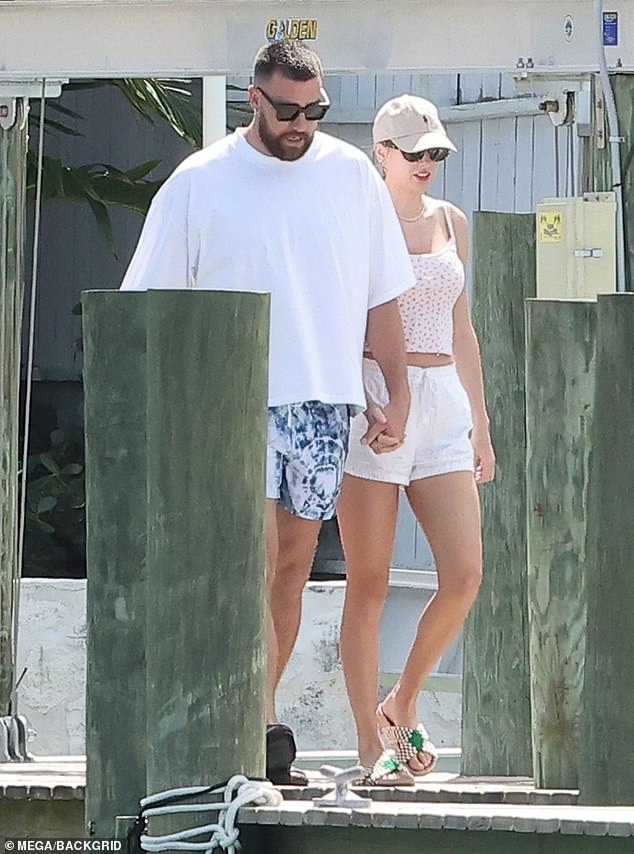 Taylor Swift looked loved up with her boyfriend Travis Kelce in the Bahamas recently as the couple sweetly held hands on a scenic stroll.