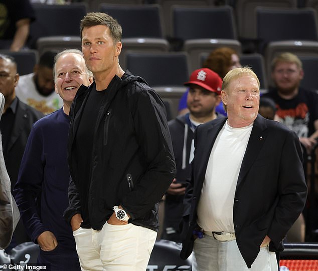 Tom Brady's deal to buy a piece of Mark Davis' Raiders appears to have hit a snag