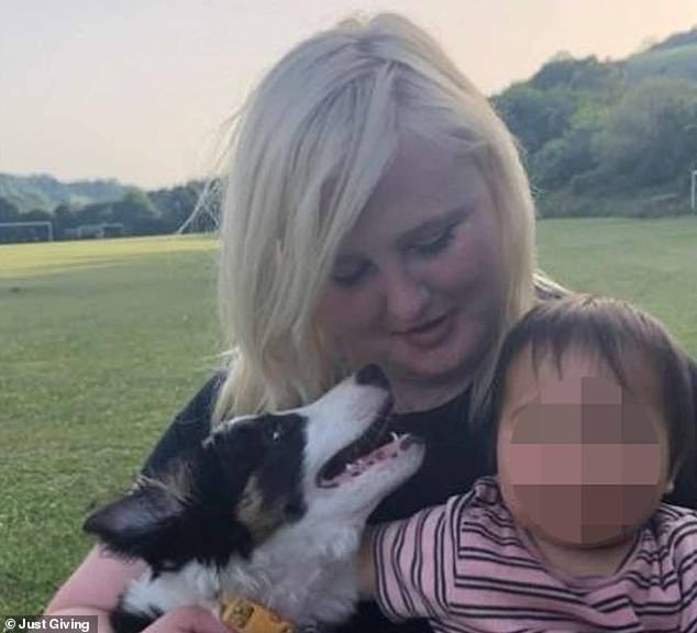 Siobhan Rose Simmonds (pictured with her youngest daughter), 33, was found unresponsive on the kitchen floor on February 24