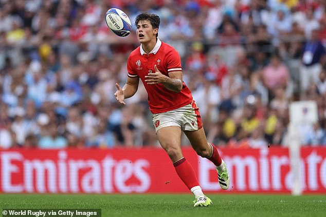 Chiefs fans are excited by the imminent arrival of former Wales rugby star Louis Rees-Zammit