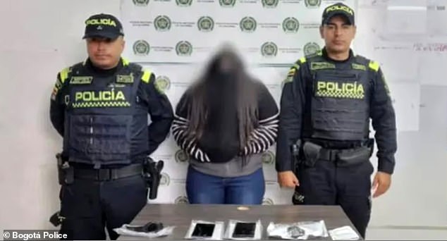 A Venezuelan woman was arrested at a hotel in Colombia after she allegedly drugged two Brazilian men and robbed them of their personal belongings